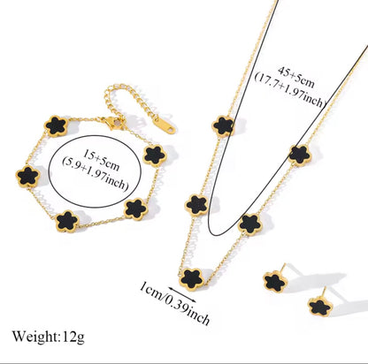 Clover Necklace Set