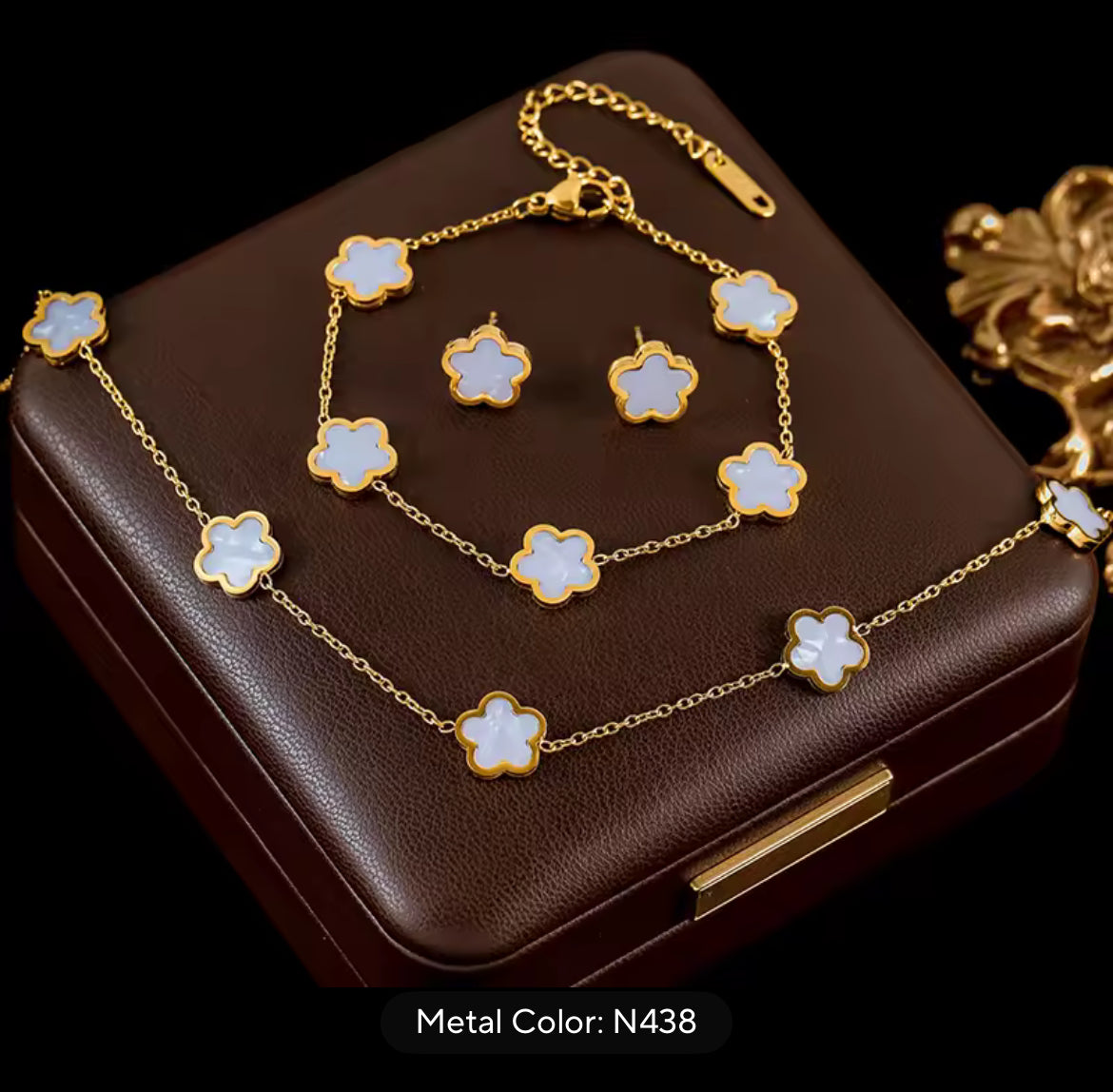 Clover Necklace Set