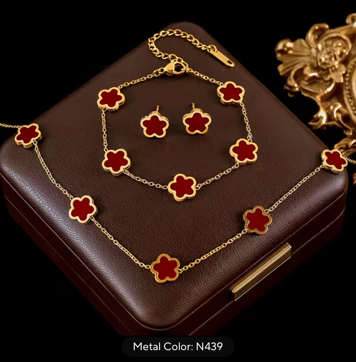Clover Necklace Set